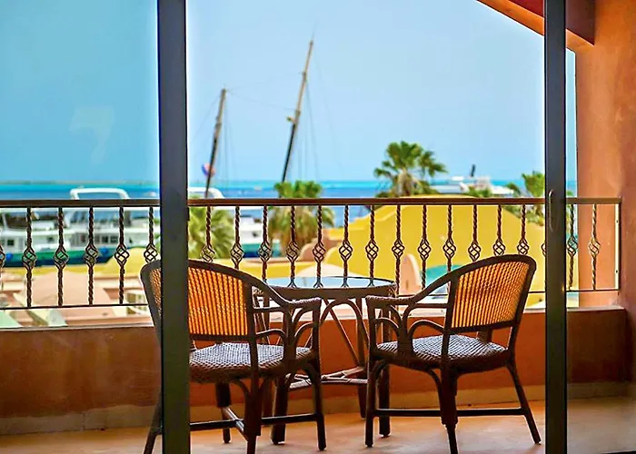 Sun & Sea Hotel 3*