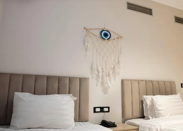 Hotel Tk Royal
