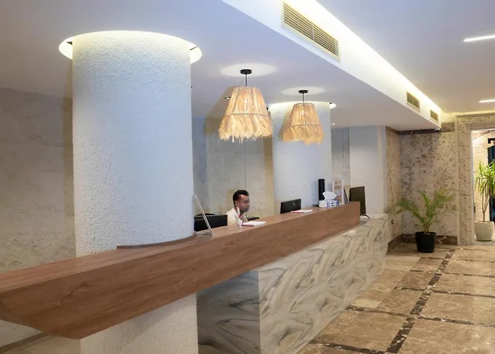 Hotel Tk Royal